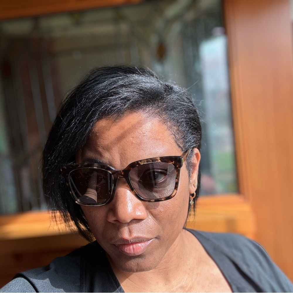Meet your Posher, Keneya